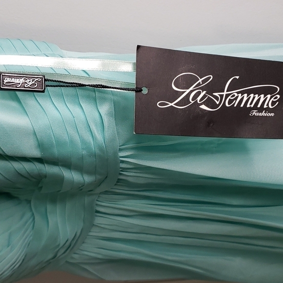 Le Femme Gown - Picture 16 of 16